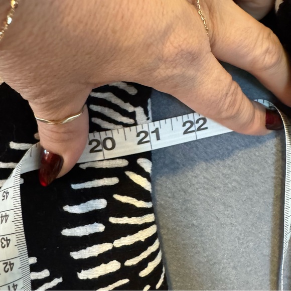 Investments Black and White Patterned Women's Jacket, size L, cotton, bejeweled - Picture 13 of 13